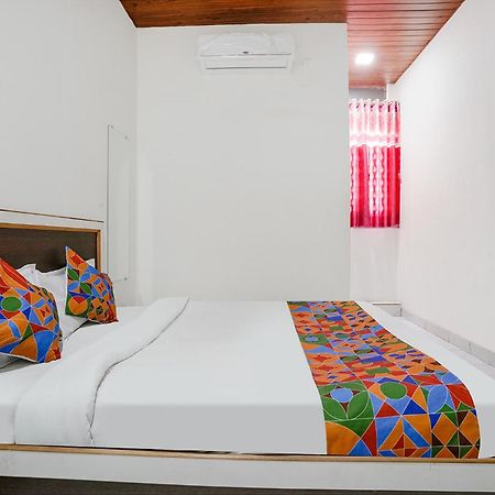Fabexpress Sai Lodging I - Nr Nashik Railway Station Bagian luar foto